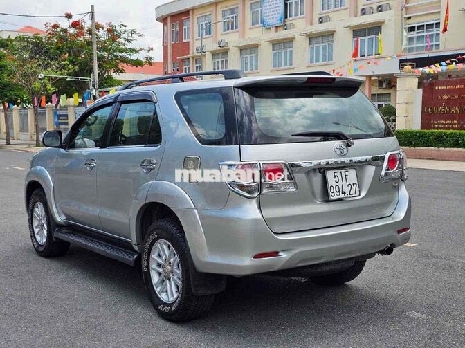 Toyota Fortuner 2.5G faceflit 2012 Số sàn Bạc