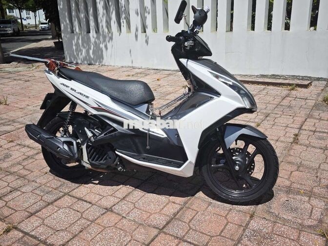 Honda Air Blade 2014 máy êm tặng 2 mũ