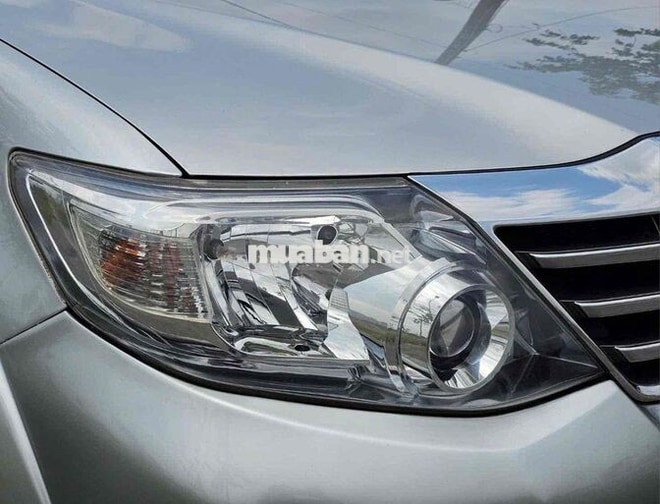 Toyota Fortuner 2.5G faceflit 2012 Số sàn Bạc