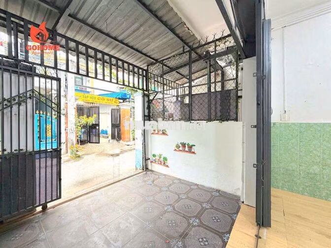 Kiot nhà nguyên căn gác lửng 3tr5 Chợ Lạc Quang