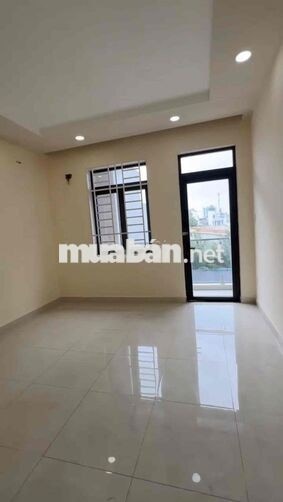 Nhà Hẻm 8M Tân Kỳ Tân Quý.DT: 4M X17m 3Lầu 5PN 4WC 3máy lạnh