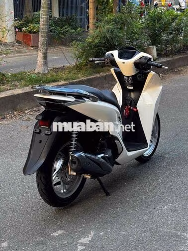 Honda SH 160i ABS 2026 Trắng đen spoty