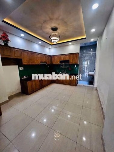 cho thuê nhà mới đẹp 4 x16 đúc lầu hẻm xe tải 409// ng oanh p17 GV