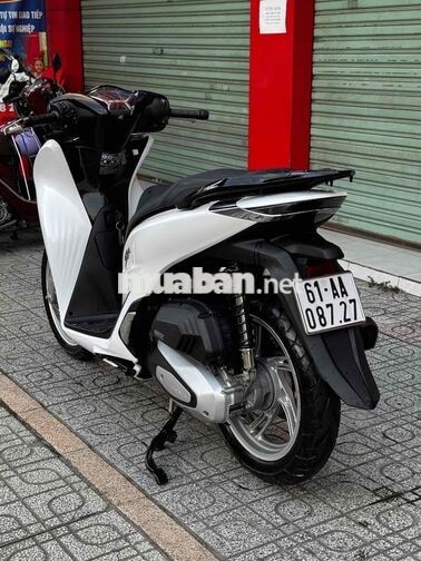 Honda SH 125i Sporty 2024 Trắng đen