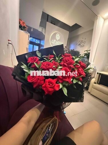 cần share mặt bằng tầng trệt với tiệm Nails
