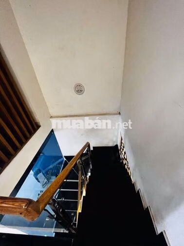 cho thuê nhà mới đẹp 4 x16 đúc lầu hẻm xe tải 409// ng oanh p17 GV