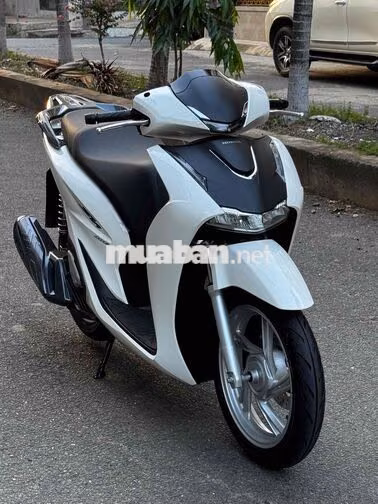 Honda SH 160i ABS 2026 Trắng đen spoty