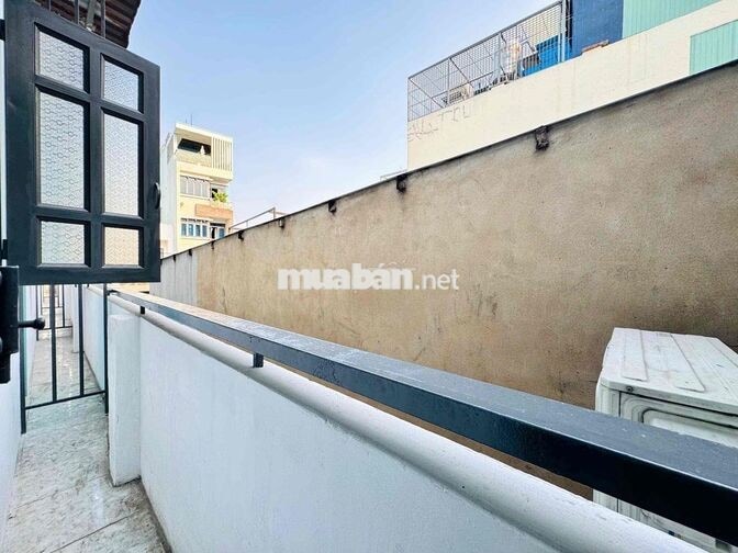 NHÀ NGUYÊN CĂN 1 TRỆT 1 LẦU FULL NỘI THẤT QUA AEON TÂN PHÚ 10P
