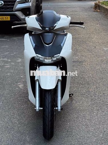 Honda SH 160i ABS 2026 Trắng đen spoty