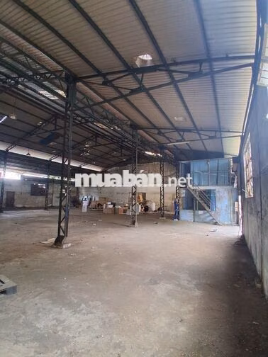 Cần cho thuê nhà xưởng 650 m2 gần ngã tư Bình Phước