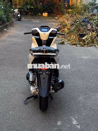 Honda SH 160i ABS 2026 Trắng đen spoty