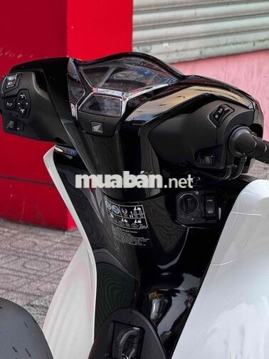 Honda SH 125i Sporty 2024 Trắng đen