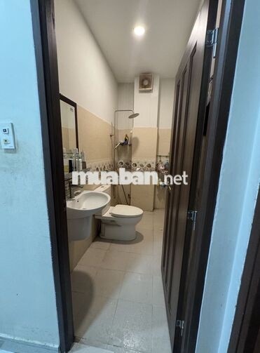 Cho thuê phòng trong nhà nguyên căn Tám danh quận 8