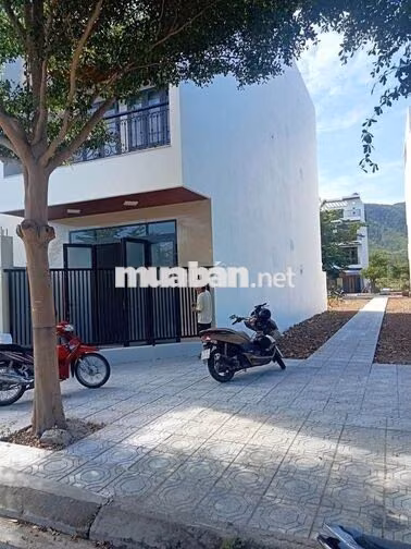 NHÀ 4 PHÒNG NGỦ - CÓ THANG MÁY - KĐT AN BÌNH TÂN 