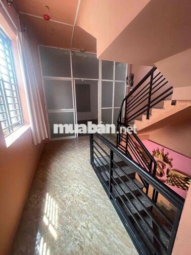 CHO THUÊ GÓC 2MT CỐNG QUỲNH QUẬN 1