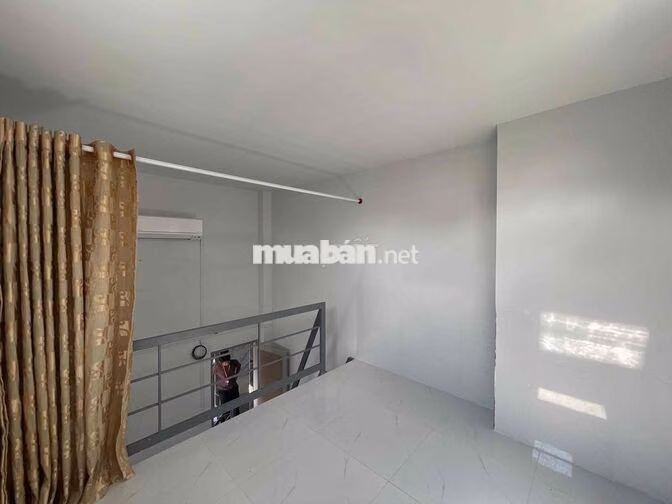 Gác Cao 2M - Mới Xây Ngay Cổng Văn Lang
