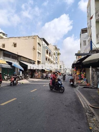 Cho thuê nhà Mặt tiền nguyên Căn- Chợ Bình Tây, Q6- 4x20- 1 lầu- 2 p