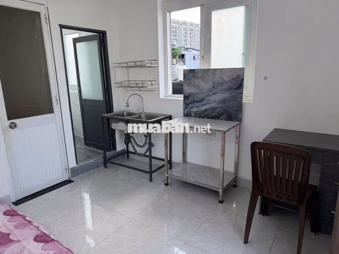 Phòng LQĐịnh, gần ĐH Công Nghiệp, full nội thất,có ban công lớn,thoáng