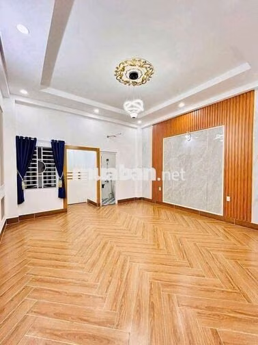 nhà mới đẹp măt tiền có thanh máy phù hợp kd, spa,p khám, cty 7pn 8wc 
