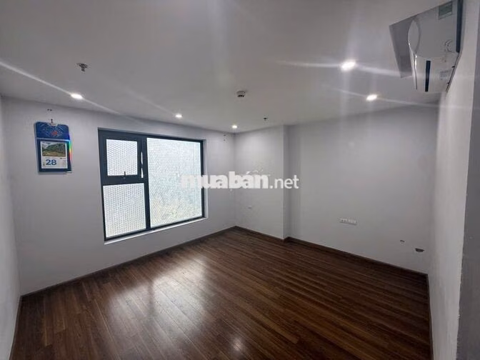 Cho thuê văn phòng tịa VIỆT ĐỨC COMPLEX 39 LÊ VĂN LƯƠNG - 100 M2 16 TR
