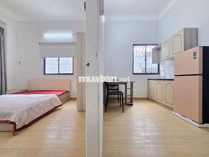 CHO THUÊ CĂN HỘ MỚI CÁCH BKU 5 PHÚT ĐI XE BAN CÔNG RỘNG FULL NỘI THẤT
