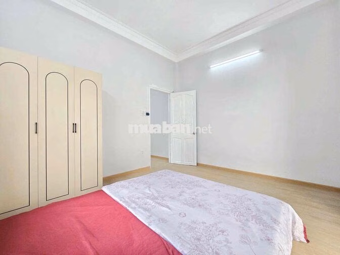 CHO THUÊ CĂN HỘ MỚI CÁCH BKU 5 PHÚT ĐI XE BAN CÔNG RỘNG FULL NỘI THẤT