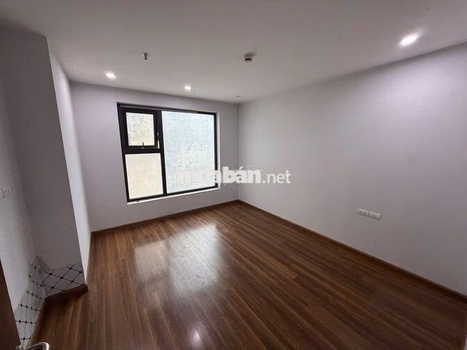 Cho thuê văn phòng tịa VIỆT ĐỨC COMPLEX 39 LÊ VĂN LƯƠNG - 100 M2 16 TR