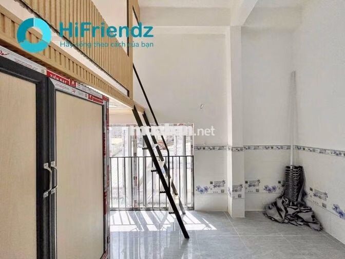 GẦN VHU PHÒNG MỚI CỬA SỔ TRỜI NT CƠ BẢN GÁC CAO 