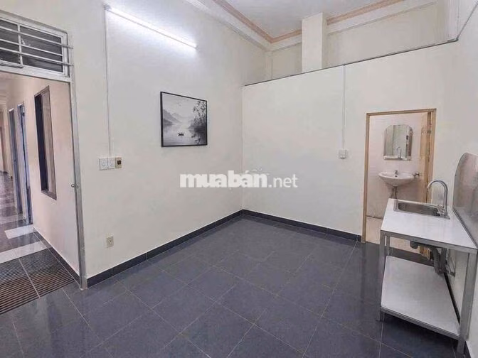 Phòng 22m2. Máy Lạnh-Của Sổ. 2 Phan Thúc Duyện - Ngay CV Hoàng Văn Thu