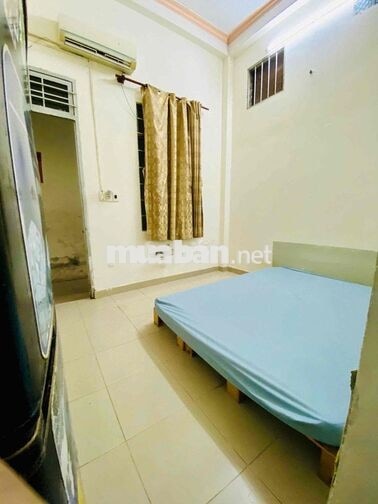 Phòng 22m2. Máy Lạnh-Của Sổ. 2 Phan Thúc Duyện - Ngay CV Hoàng Văn Thu