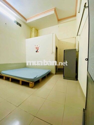Phòng 22m2. Máy Lạnh-Của Sổ. 2 Phan Thúc Duyện - Ngay CV Hoàng Văn Thu