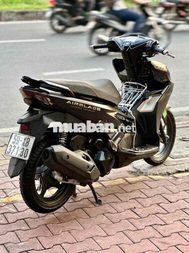 Honda Airblade 125 2023 Đen 4 val - 9 chủ