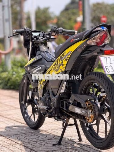 Suzuki Satria F150 Đen Vàng Indonesia Côn tay