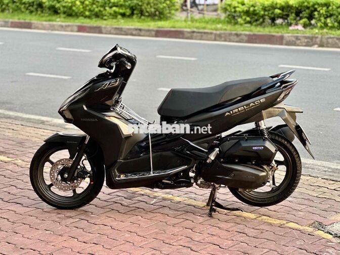 Honda Airblade 125 2023 Đen 4 val - 9 chủ