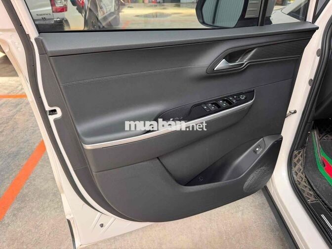 Hyundai Custin 2025 AT