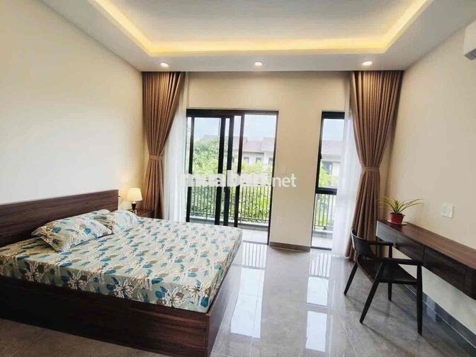 Cho thuê nhà phố vườn 1 trệt 2 lầu khu đô thị Waterpoint Nam Long