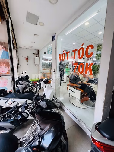 SANG TIỆM TÓC NAM MẶT TIỀN HỒ BÁ KIỆN – HÒA HƯNG QUẬN 10 