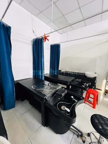 SANG TIỆM TÓC NAM MẶT TIỀN HỒ BÁ KIỆN – HÒA HƯNG QUẬN 10 