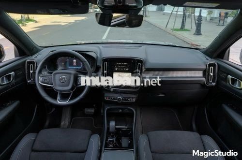 Xe Volvo XC40 Ultra B5 AWD 2025 - 1 Tỷ 405 Triệu