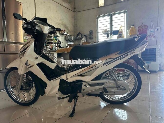 Honda Future X Trắng Xăng