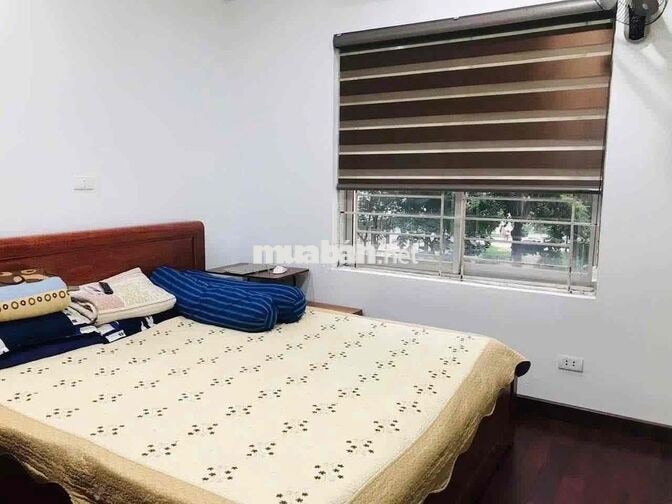 Bán đảo Linh đàm Nơ 9B sổ đỏ 3 phòng ngủ full nội thất gia 5.6 ty