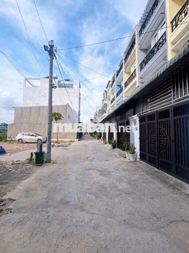 CHO THUÊ NHÀ 1 TRỆT 2 LẦU, DT 4×15 CÓ 4PN,4WC. THẠNH LỘC 41,HẺM XE HƠI