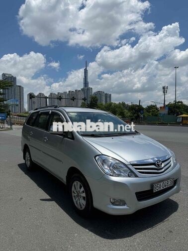 Toyota Innova 2.0G 2010 Số sàn Bạc