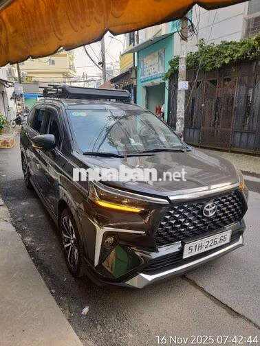 Toyota Veloz Cross TOP