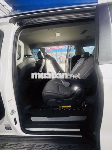 Kia Carnival Luxury 2025 Dầu 6732 km Trắng