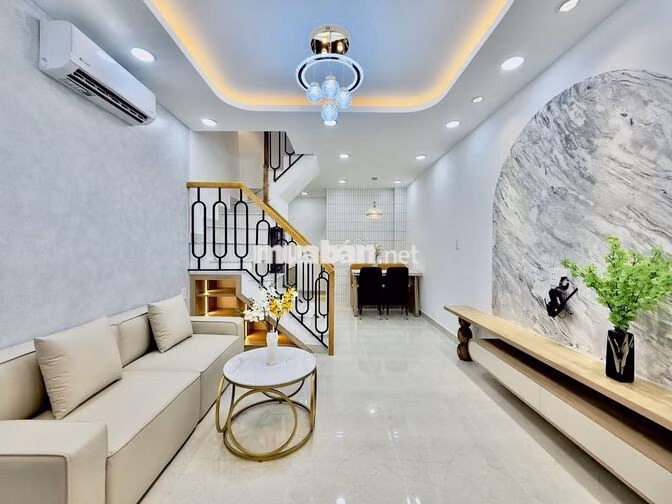 NHÀ ĐẸP NGAY CHỢ BÀ CHIỂU, TIỆM VÀNG MI HỒNG -  4PN - CHỈ NHỈNH 5 TỶ