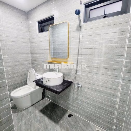 Cho thuê nhà Nguyên căn, gần trung tâm, đường Dạ Nam