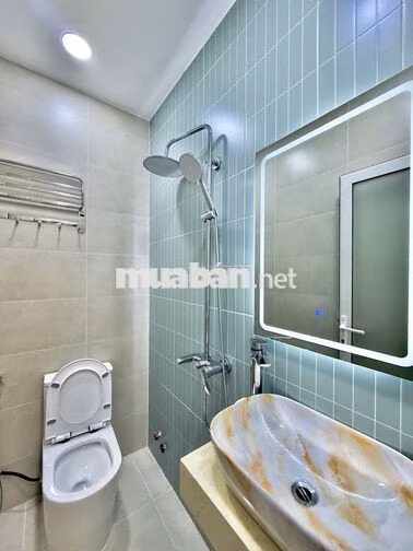 NHÀ ĐẸP NGAY CHỢ BÀ CHIỂU, TIỆM VÀNG MI HỒNG -  4PN - CHỈ NHỈNH 5 TỶ
