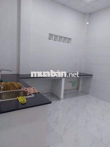 Nhà 5❌14 cấp 4 mới đẹp 2pn 1wc hẻm 3 gác gần nhà thờ lạc quang