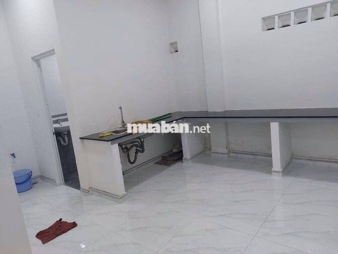 Nhà 5❌14 cấp 4 mới đẹp 2pn 1wc hẻm 3 gác gần nhà thờ lạc quang